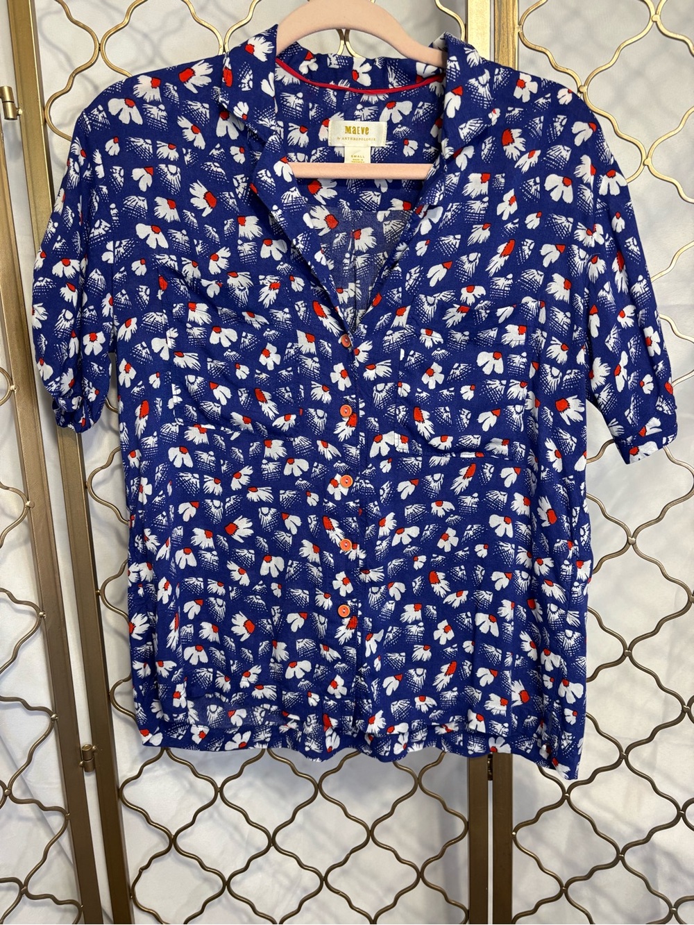 Anthropologie Maeve Blue Floral Button-Down Shirt with Red Accents in size Small